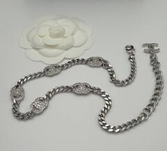 Колье чокер с логотипами CHANEL шампань