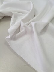 №833 Белая Кулирная гладь 240 гр 0,35 м (с дефектом)