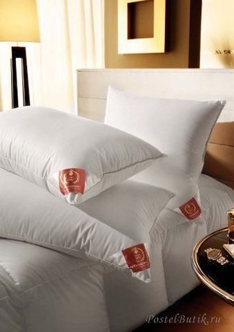 Подушка 65х65 Brinkhaus Down Surround Medium