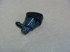 форсунка стеклоомывателя в сборе Geely Emgrand  1067000117