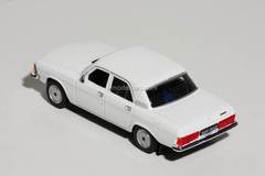 GAZ-3102 Volga white 1:43 DeAgostini Kultowe Auta PRL-u #93