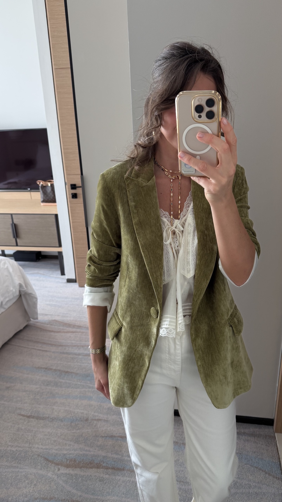 Блейзер из вельвета с деликатным блеском