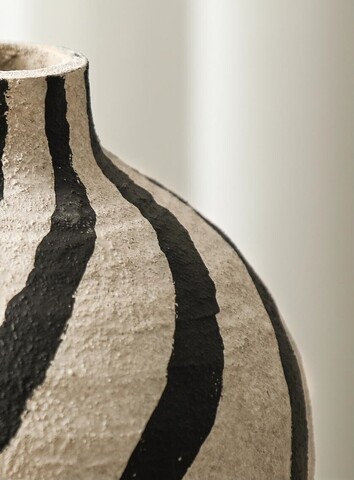 Ваза Line round belly vase