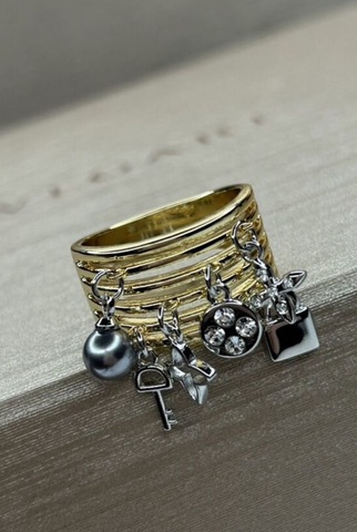 Кольцо LV широкое с подвесками