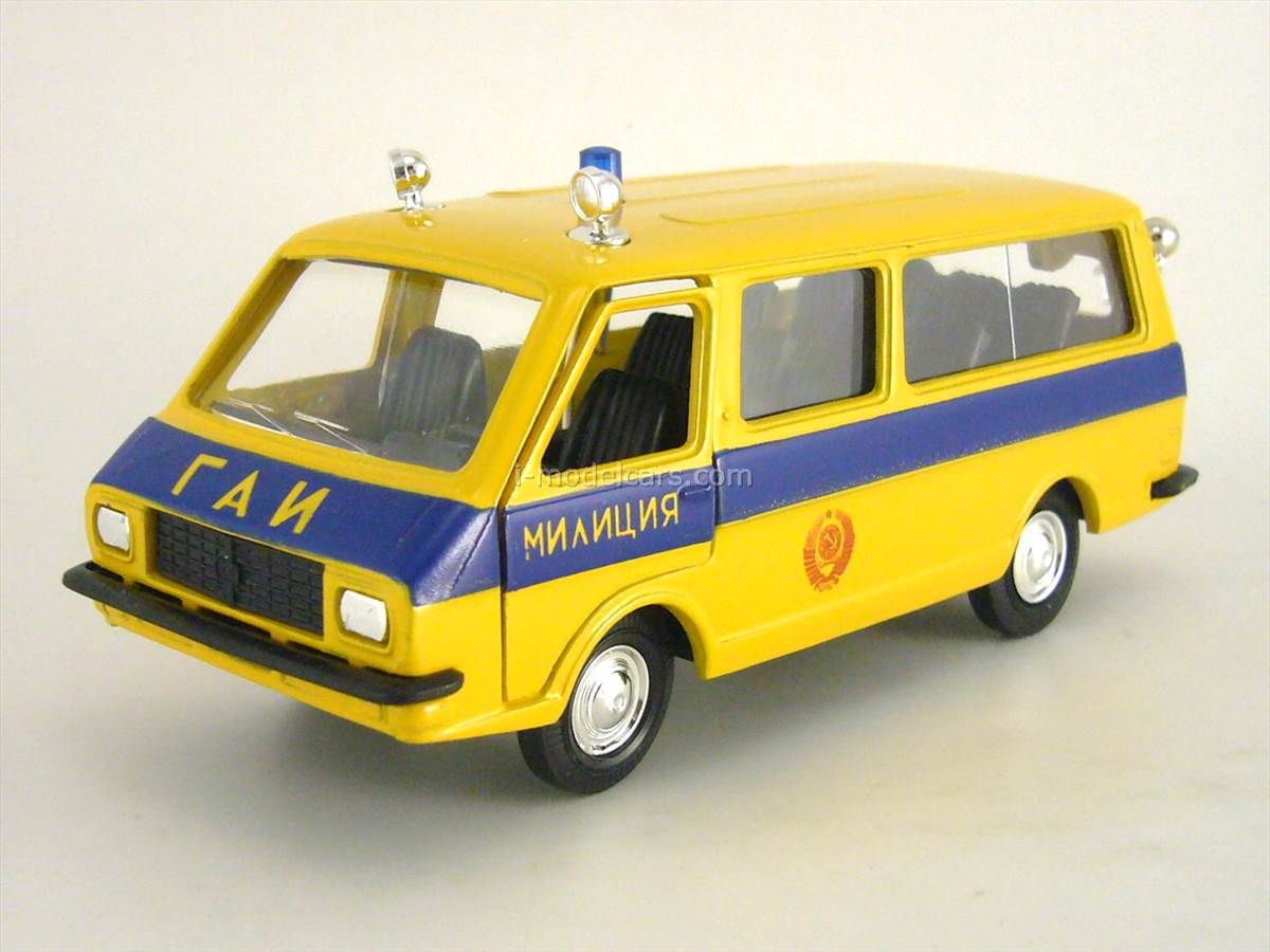 Miniature NovoExport USSR 1/43 - RAF 2203 Bus Rouge - Janvier 1981 - Occasion