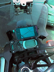 Универсальный крепеж для смартфонов на руль мотоцикла