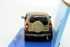 Chevrolet Niva golden Autobahn Bauer Cararama 1:43