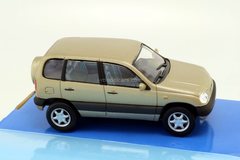 Chevrolet Niva golden Autobahn Bauer Cararama 1:43