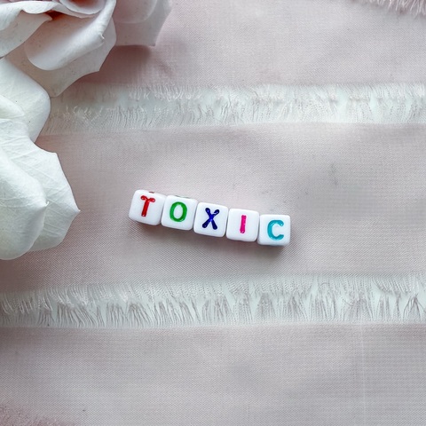 Надпись TOXIC