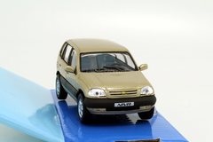 Chevrolet Niva golden Autobahn Bauer Cararama 1:43
