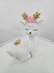 Фигурка из шоколадной глазури, Олениха