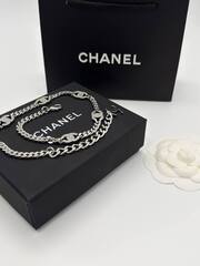 Колье чокер с логотипами CHANEL шампань