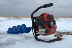 Мотобур DDE IceD-52-200 ледобур (двухтактный 52 куб.см., 1,8 к редукция 25:1, 9,0 кг, макс. ф = 200