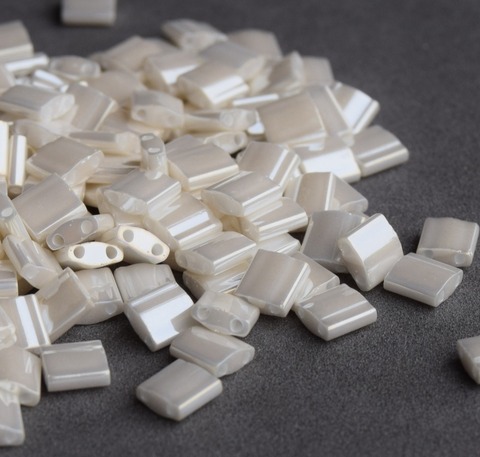 TL-0592 Ceylon antique ivory pearl