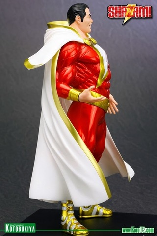 New 52 1/10 Shazam Scale ArtFX Statue