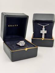 32977 - Колье  с подвеской крест GRAFF из серебра 925 пробы с цирконами багетной огранки
