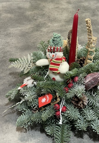 Композиция из нобилиса со снеговиком