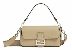 Сумка Fendi Baguette Selleria с крупной прострочкой розовый