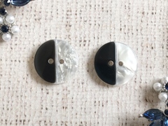 Пуговицы костюмные, d 2 см, черно-белые