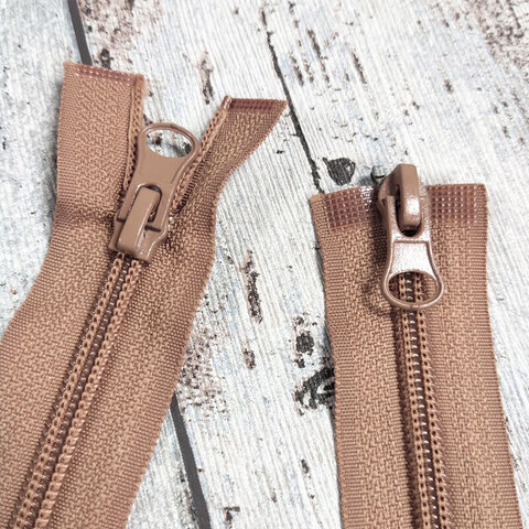 Молния разъемная пластиковая с двумя замками 66 см кэмел