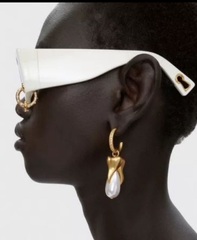 Серьги в стиле Schiaparell с подвесками из жемчуга