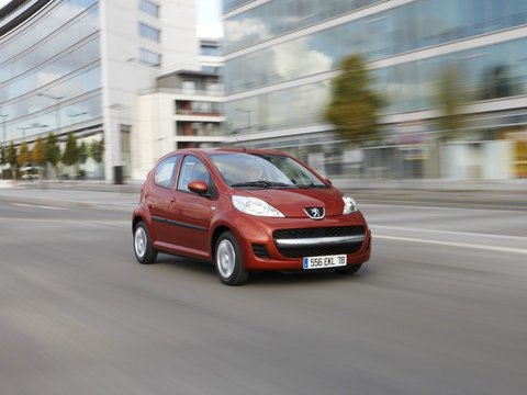 Чехлы на Peugeot 107 2005–2014 г.в.