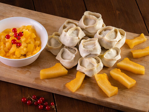 Манты с тыквой 0,9кг Домашняя кухня