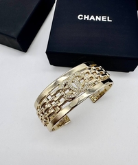45271-braslet-manzheta-chanel-cvet-shampan