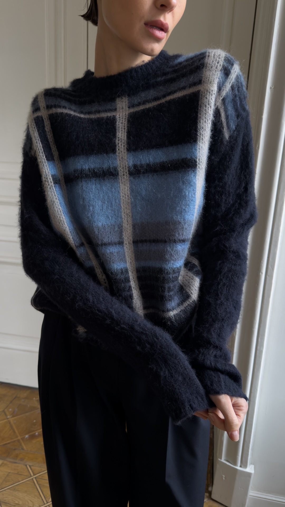 Джемпер в крупную клетку