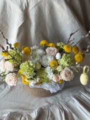 Композиция в плетеной корзине-размер L