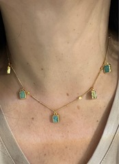 83227 - Колье-чокер с миниподвесками с зелеными альпанитами