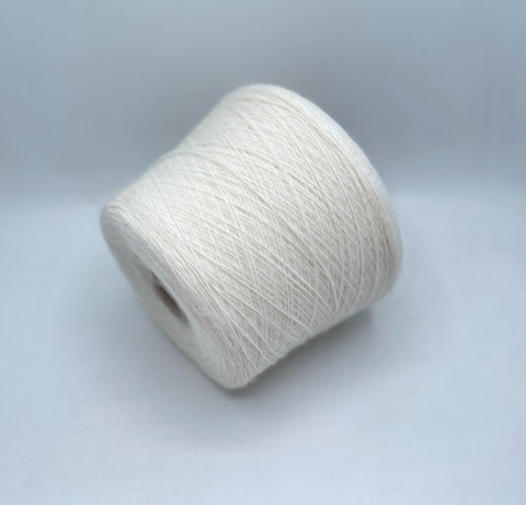 Pinori Filati (пр.Италия),art-Alieno 700м/100гр. 40% Шерсть 20%Альпака 40%Полиакрил,цвет-Молочный(914/501), арт.31521