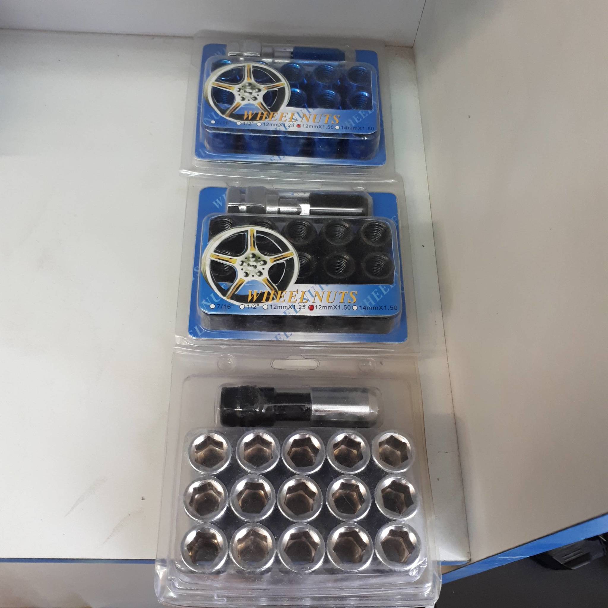 Gajki Kolesnye Wheel Nuts 12 1 5 Vnutrennij Shestigrannik 16 Sht Klyuch Kupit Po Vygodnoj Cene Avtoaksessuary Optom I V Roznicu