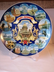 Тарелки с видами Петербурга  от 10 до 20 см. Фарфор