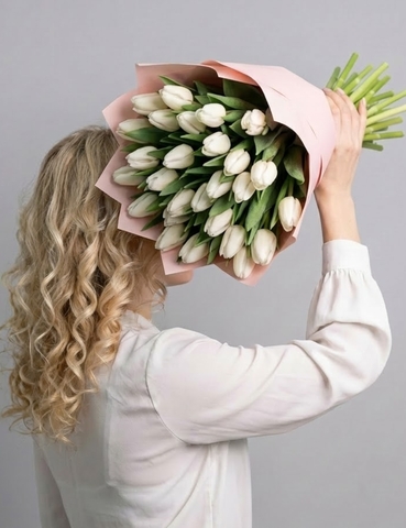 Букет из белых тюльпанов