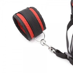 Фетиш набор красный из 4 предметов ( наручники, маска, оковы для ног, пояс для бондажа)