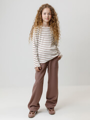 лонгслив  для девочки  КР 302820/сахар,капучино,полоска к633