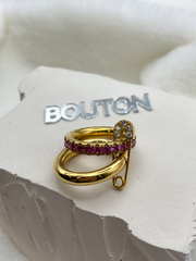 Золотистое двойное кольцо с розовыми камнями и булавкой