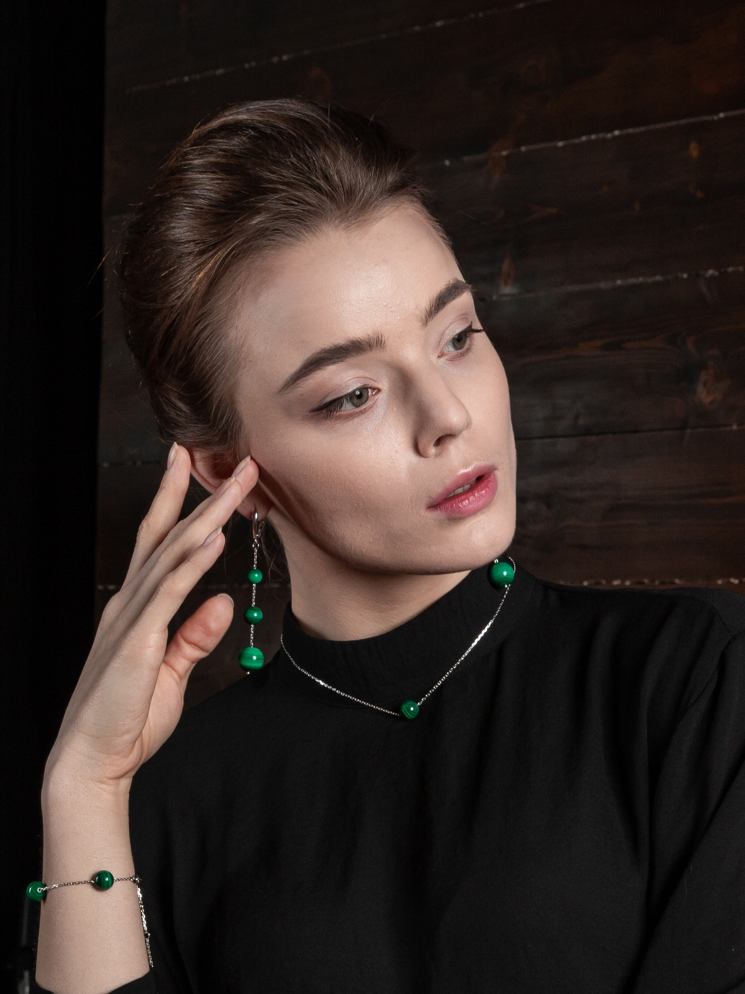 Серьги асимметричные с малахитом