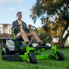 Райдер садовый Greenworks GC82ZT107 82V (107 см) Zero Turn CrossoverT аккумуляторный с нулевым радиусом разворота