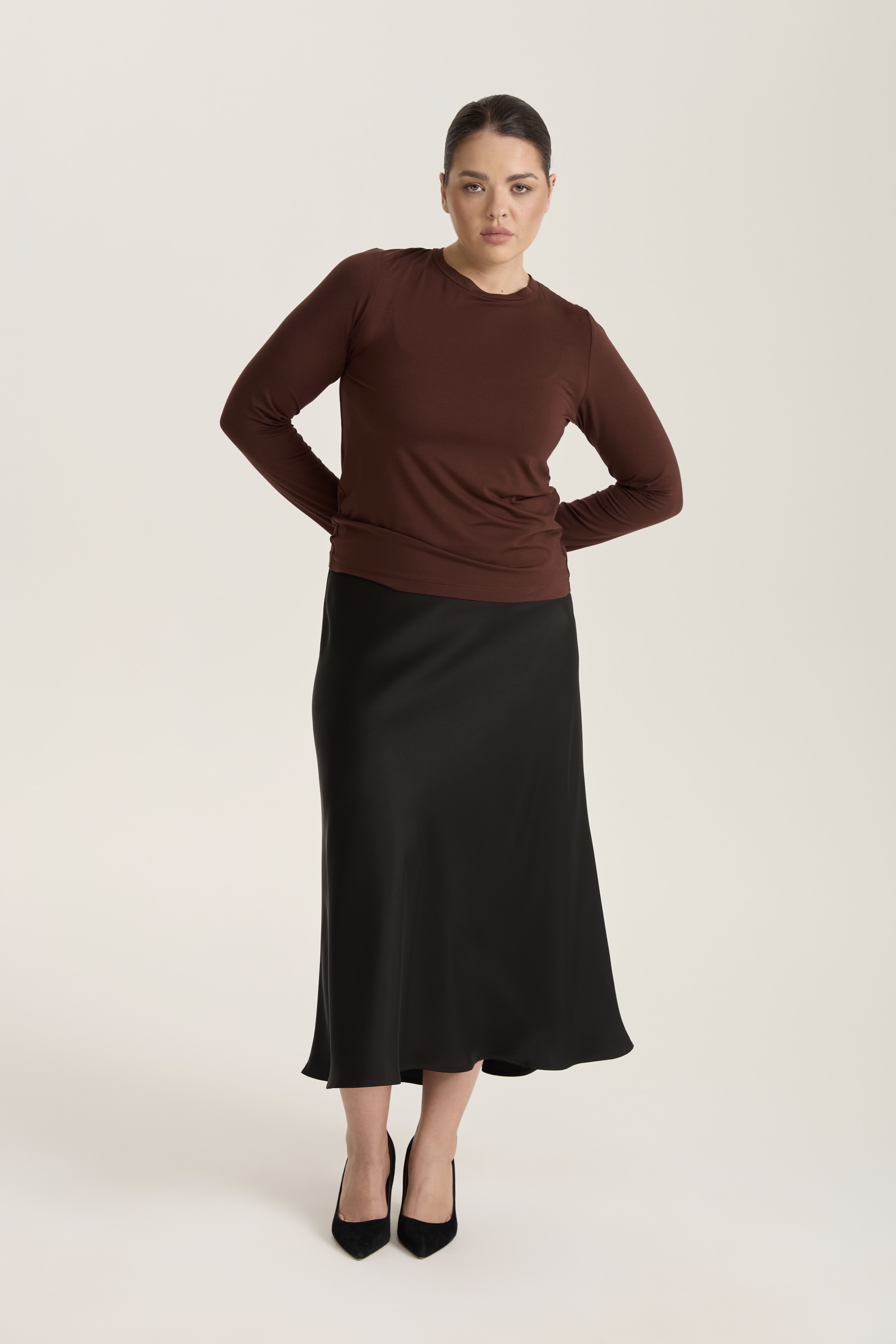 Юбка миди из атласа; черный