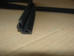 Уплотнение опускного стекла УАЗ-452,3741 заднее