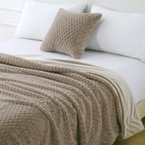 Плед 160х220 Sofi De MarkO Аврил бежевый