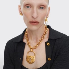 Серьги в стиле Schiaparell с подвесками из жемчуга