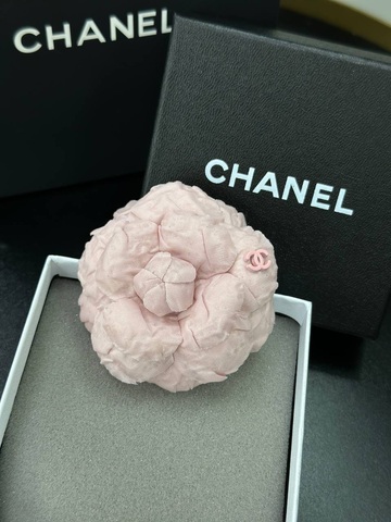 Твидовая брошь Chanel