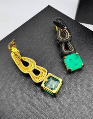 60793-roskoshnye-sergi-iz-serebra-s-kvadratnymi-kvarcami-i-chernymi-mikrocirkonami