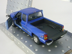 Chevrolet Silverado Extended Cab 1500 Cararama 1:43