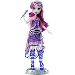 Ари Хантингтон с микрофоном. Добро пожаловать в школу монстров - БАТАРЕЙКИ СЕЛИ!