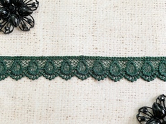 Кружево плетеное, ш. 2-2,2 см.