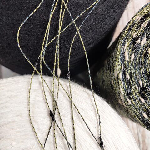 Лен (35%) с люрексом и шишибриками NODINO DI LINO 600 желто-зеленый